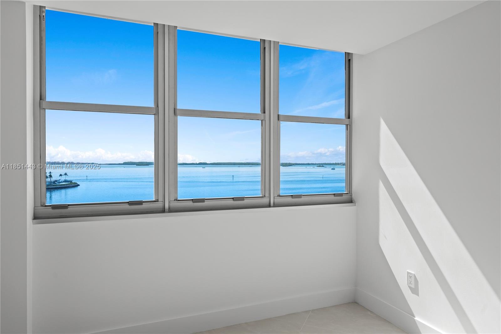 999 Brickell Bay Dr 904