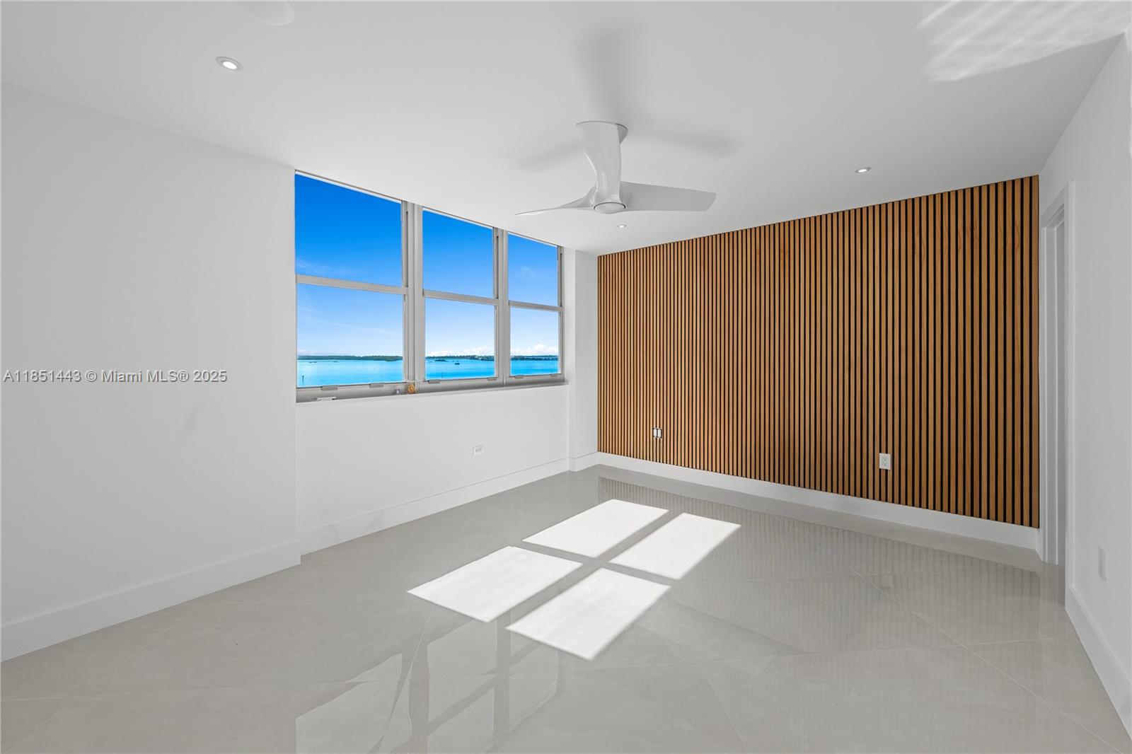999 Brickell Bay Dr 904