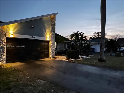9504 NW 46th St Sunrise FL 33351