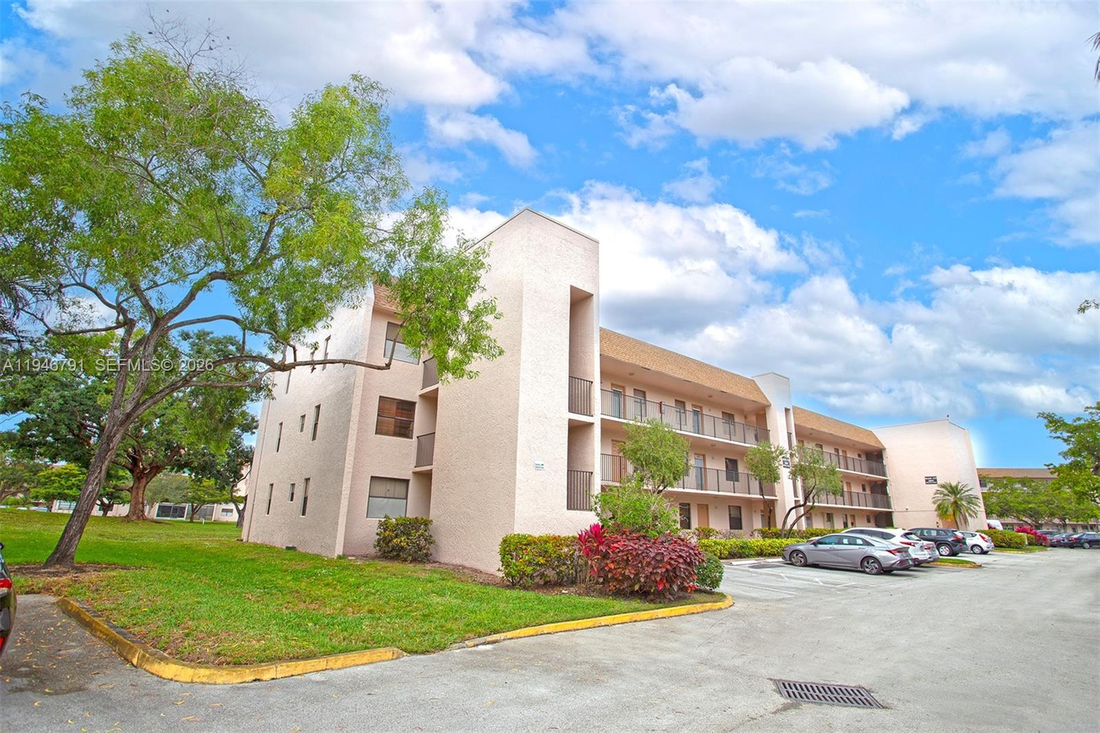 SUNRISE LAKES 173 CONDO - Residential