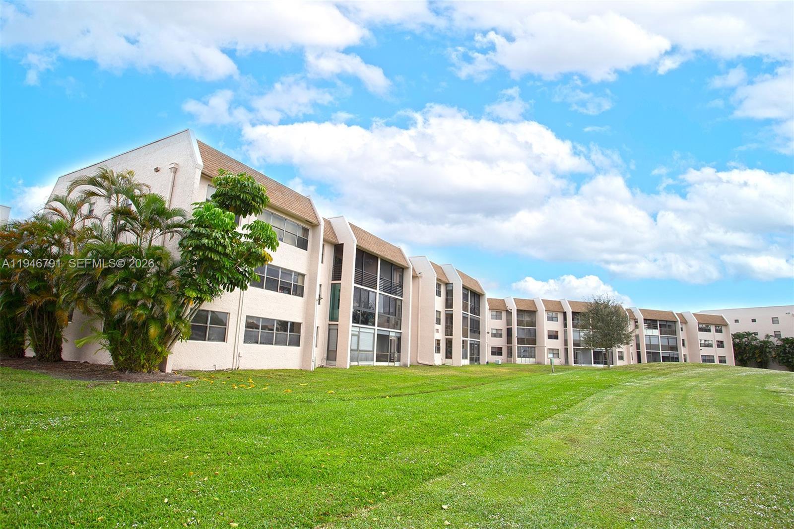 SUNRISE LAKES 173 CONDO - Residential