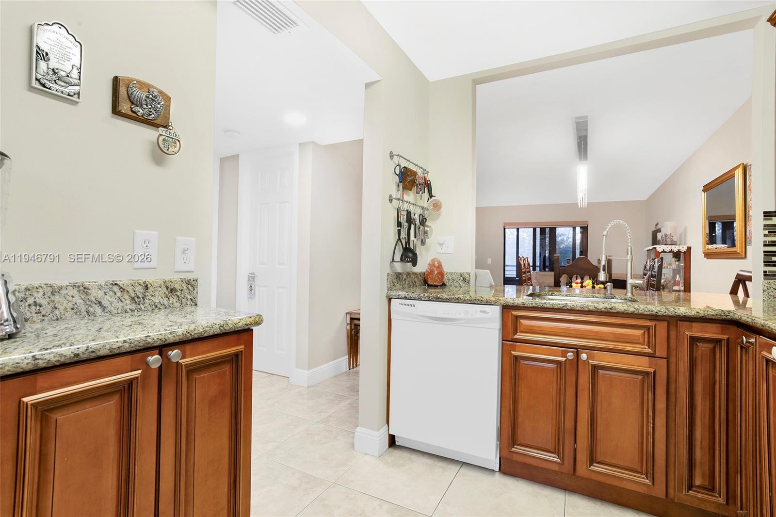 SUNRISE LAKES 173 CONDO - Residential