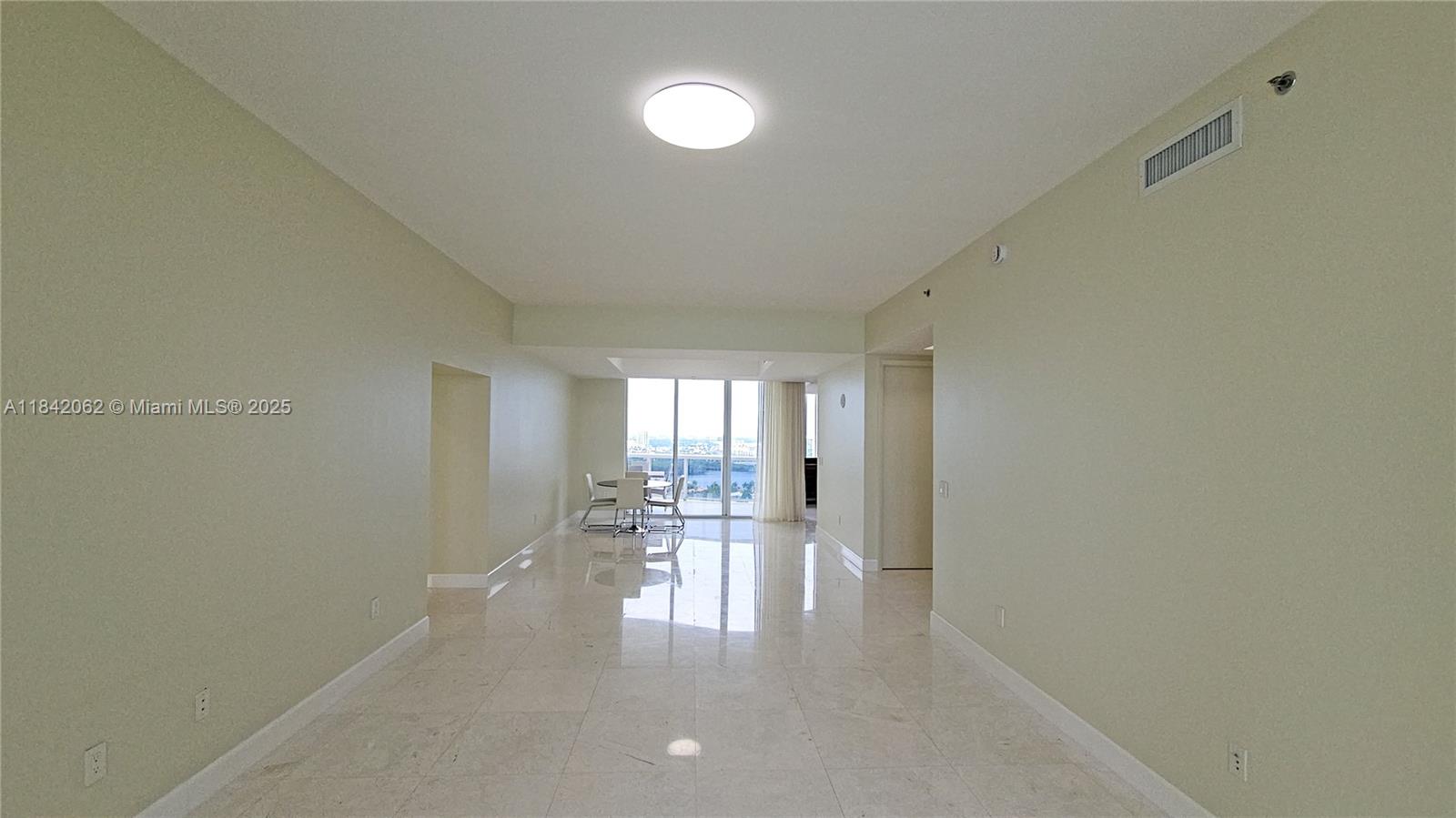 15901 collins ave 2106