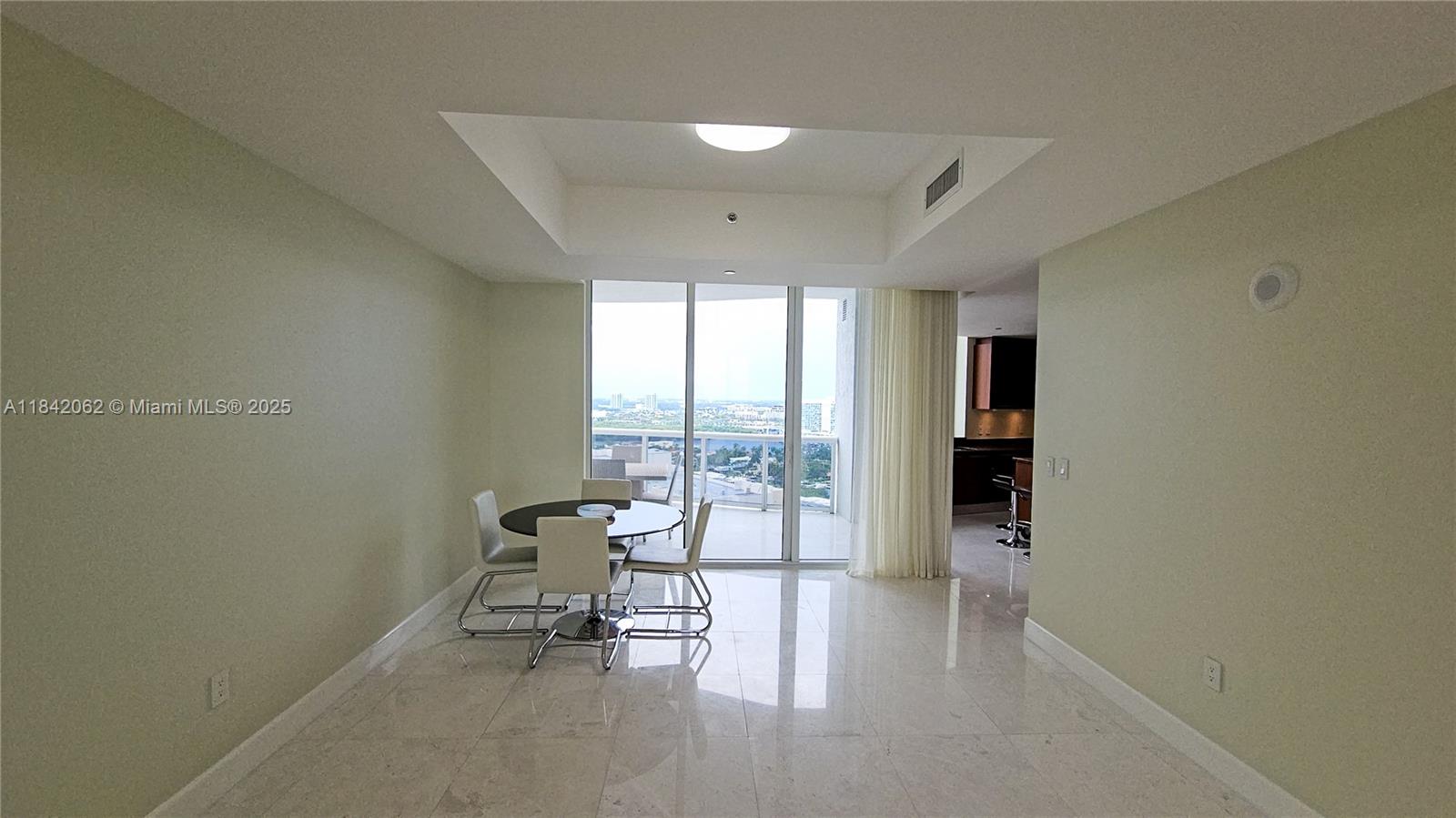 15901 collins ave 2106
