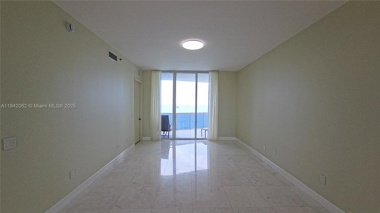 15901 collins ave 2106