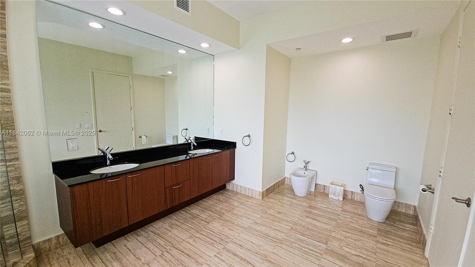 TDR TOWER II CONDO - Residential Lease