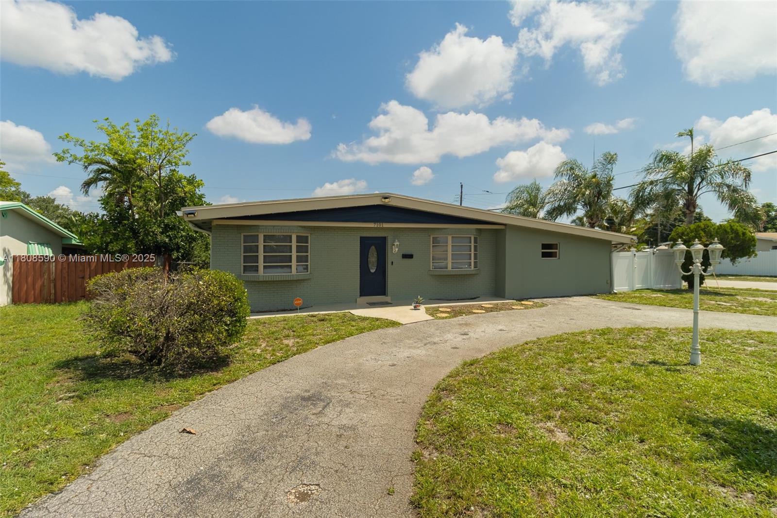 Rental Property at Address Not Disclosed, Pembroke Pines, Miami-Dade County, Florida - Bedrooms: 3 
Bathrooms: 3  - $3,600 MO.