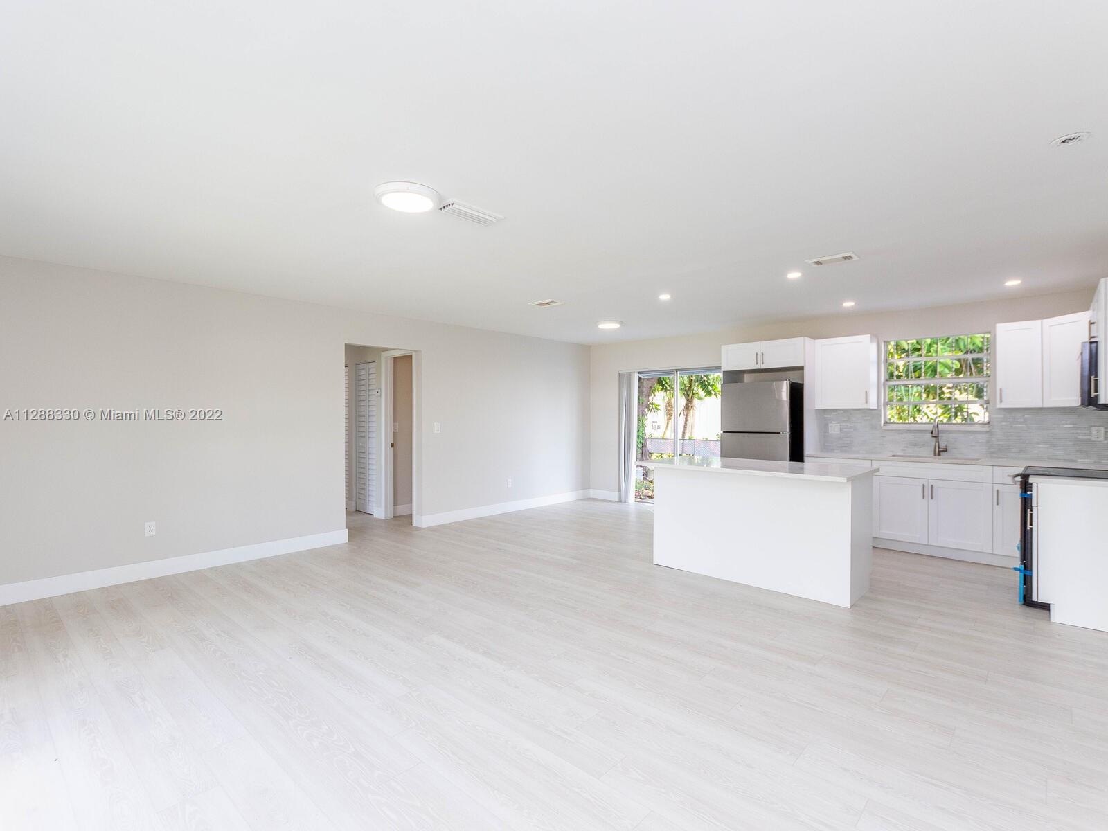 Photo 6 of 41 of 13030 SW 260th St house