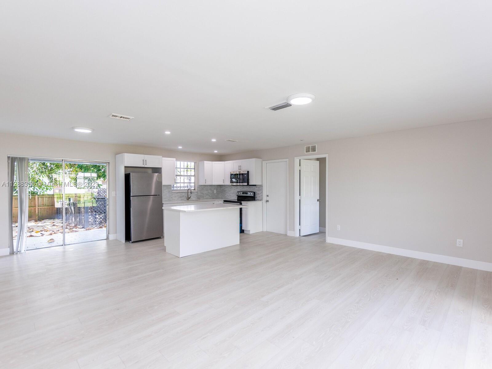 Photo 5 of 41 of 13030 SW 260th St house