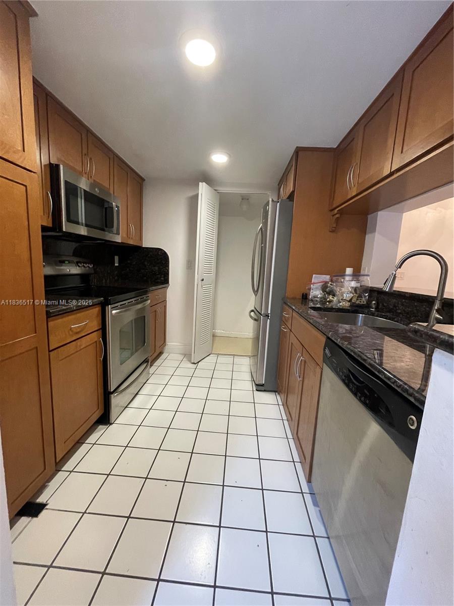 9755 Westview Dr 1223