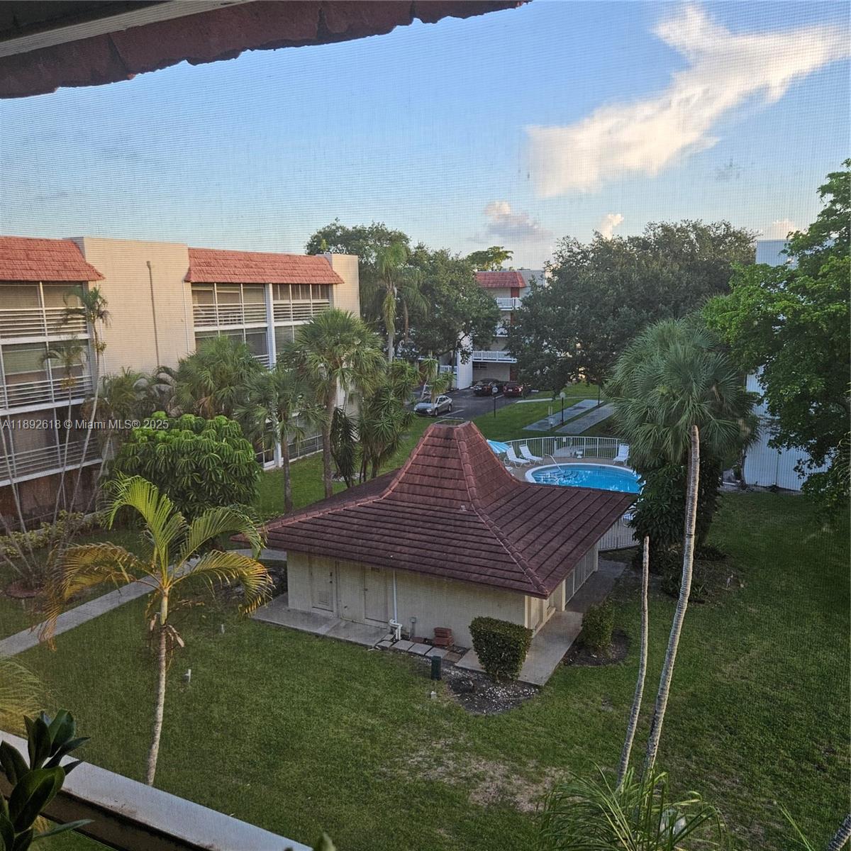 LAS VISTAS - Residential