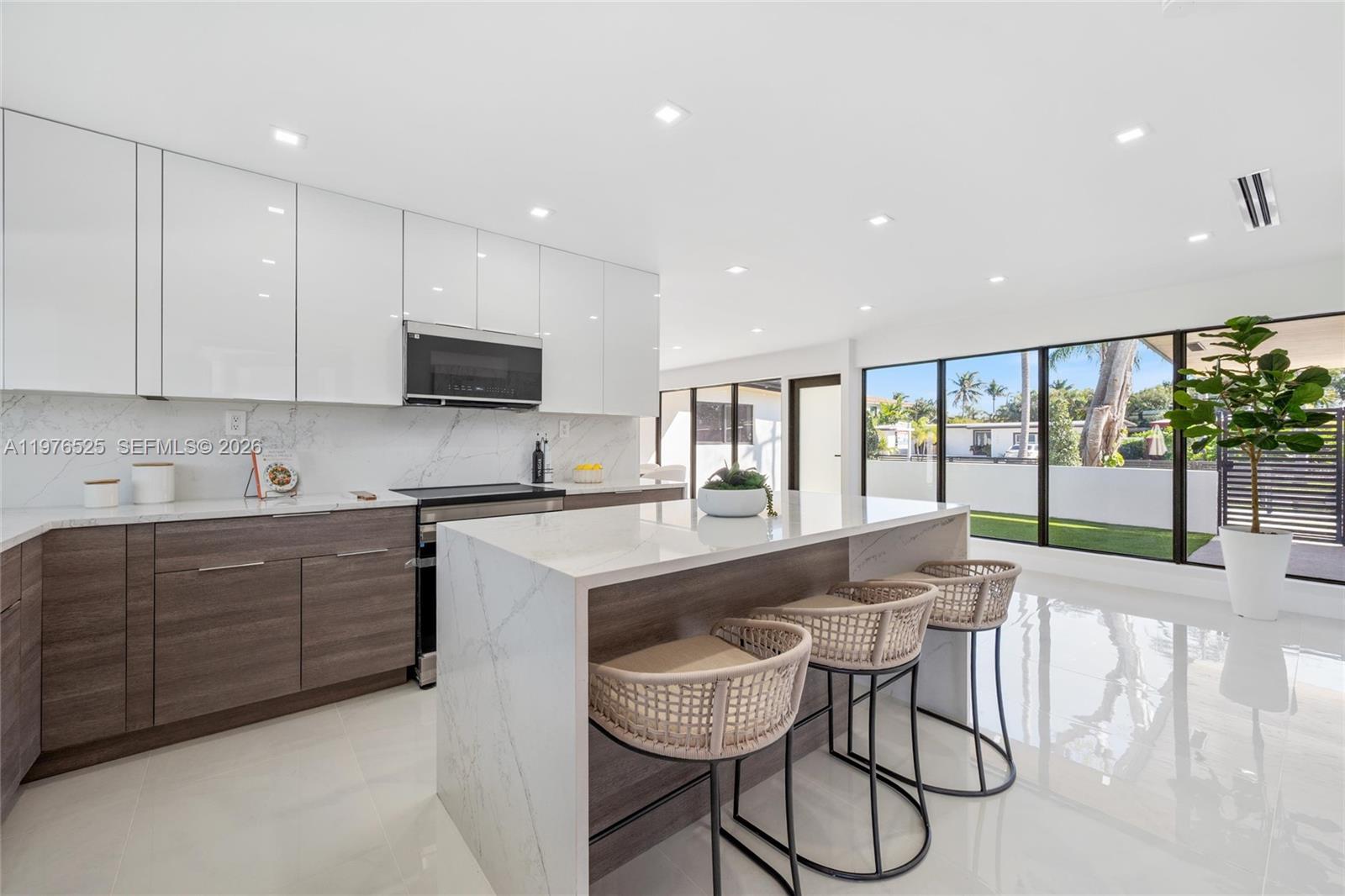 SKY LAKE - Residential Lease