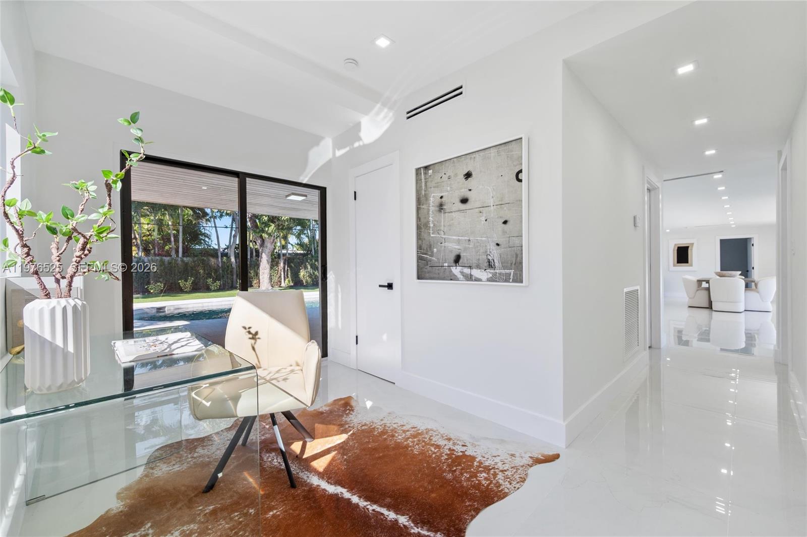 SKY LAKE - Residential Lease