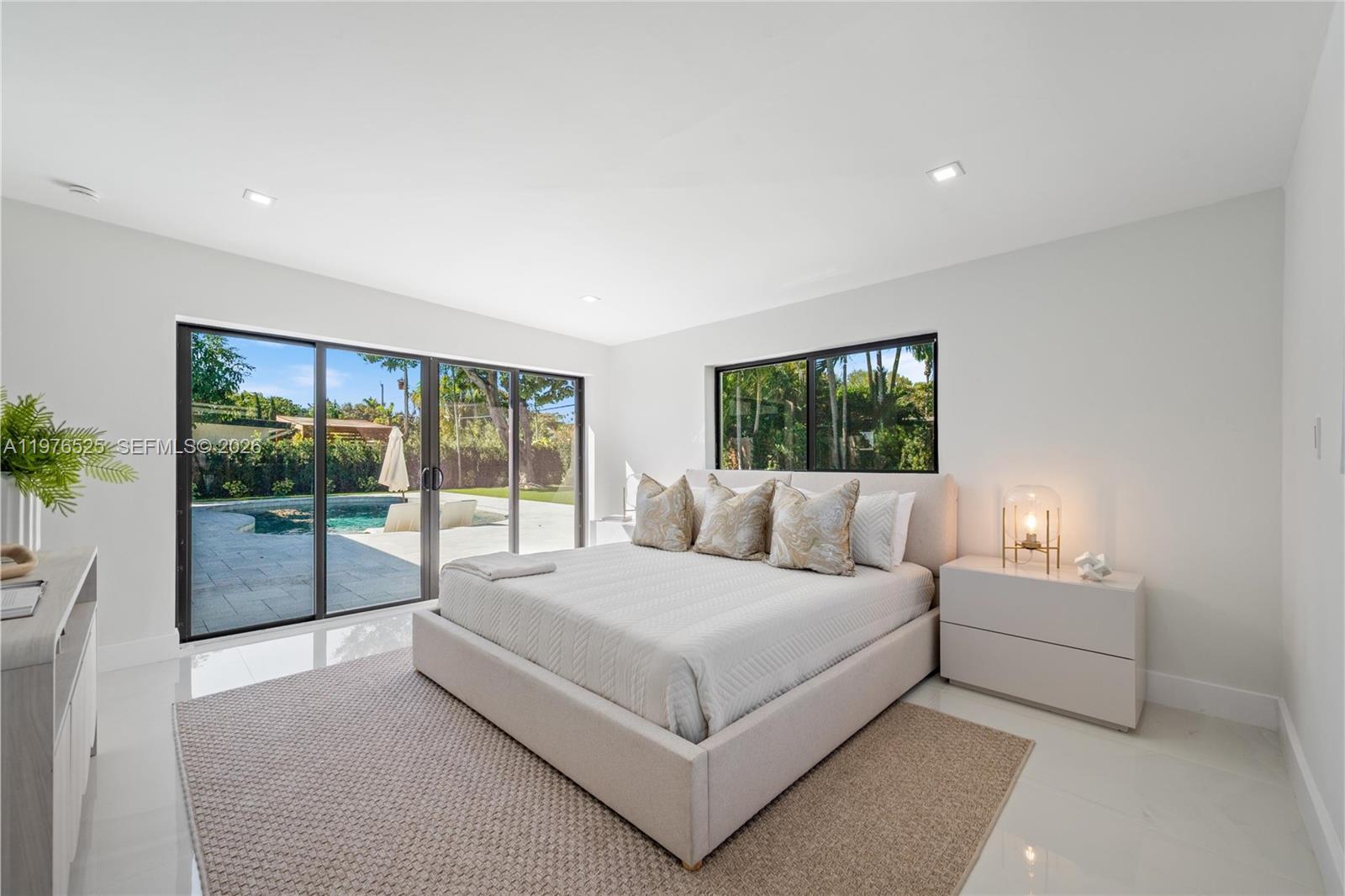 SKY LAKE - Residential Lease