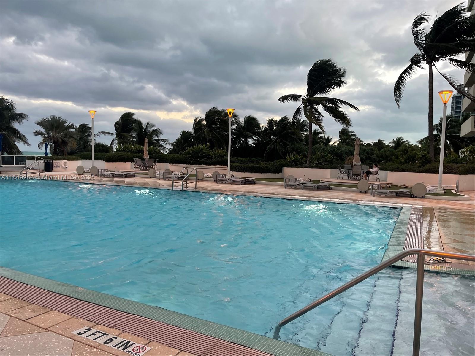 100 Lincoln Rd 833