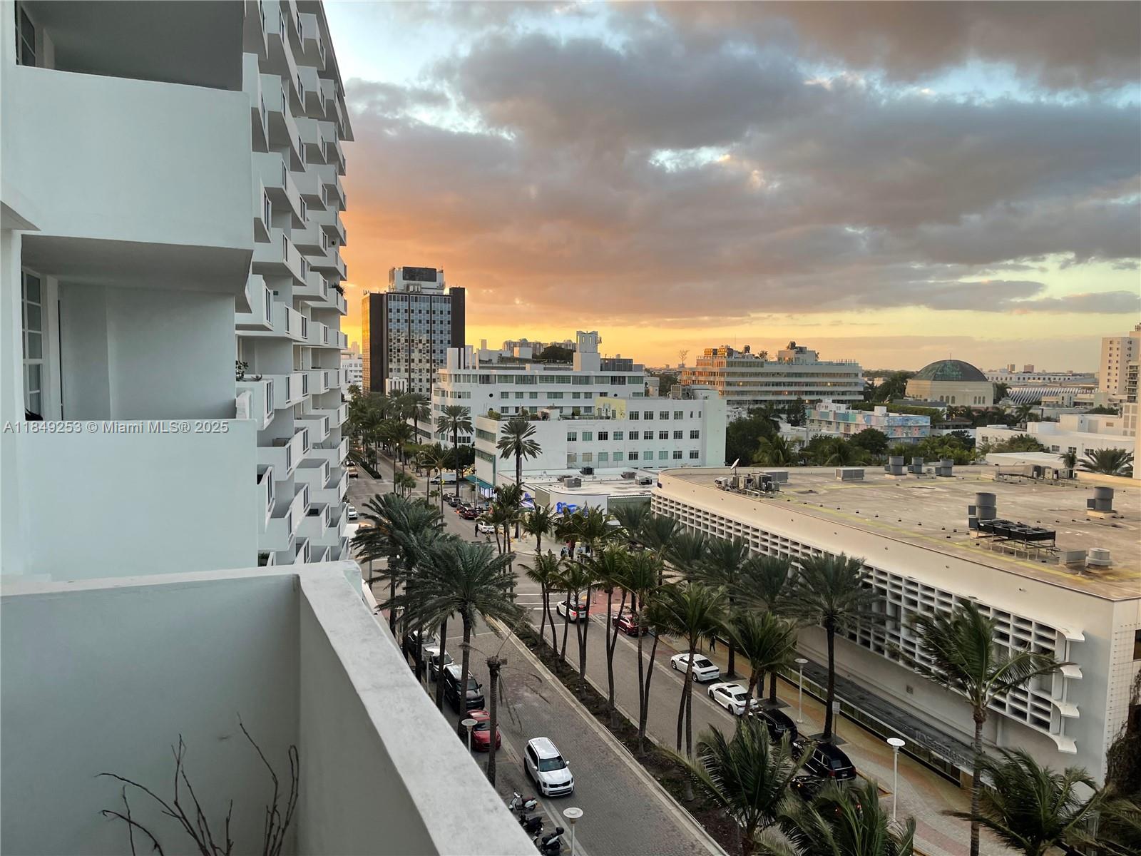 100 Lincoln Rd 833