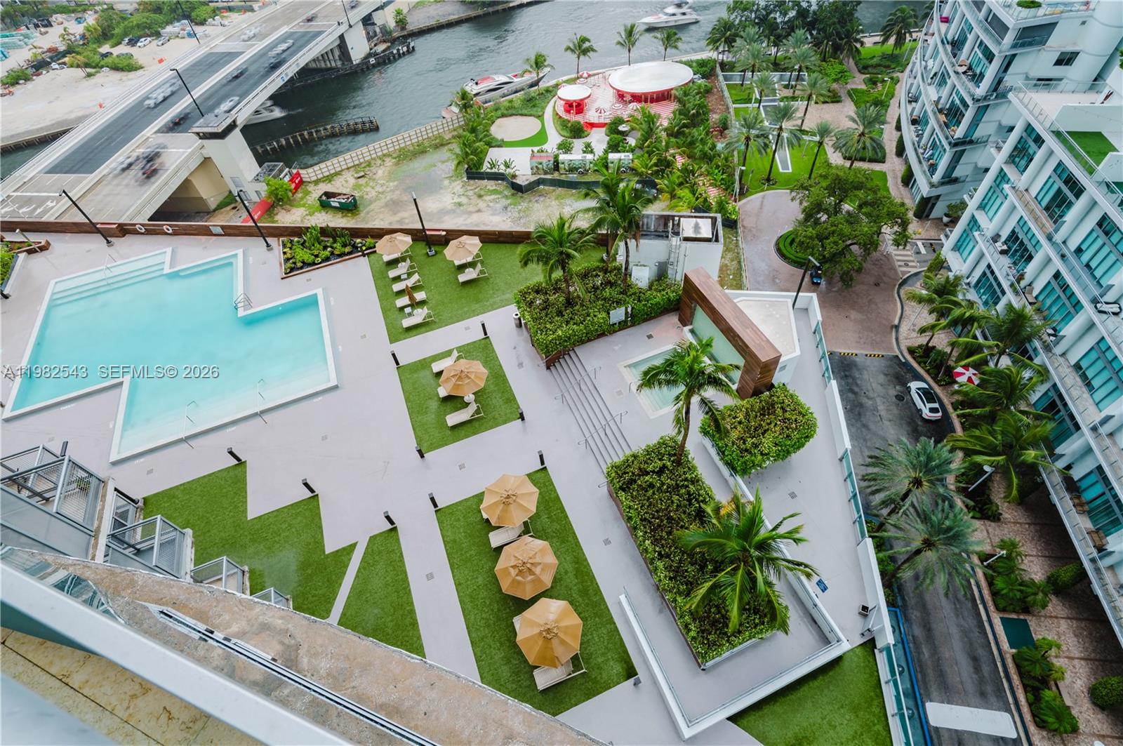 WIND CONDO - Residential