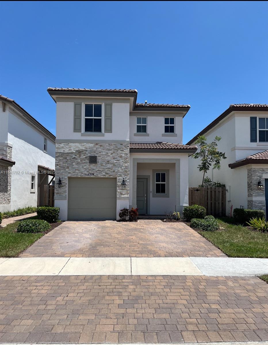 SHOW THIS ONE FIRST***SHOW THIS ONE FIRST*** IT WILL BE WORTH IT****LOVELY HOME WAITING FOR YOUR FAMILY. 3 BEDROOMS AND 2 1/2 BATHROOMS ON THE LAKE. EASY TO SHOW. CALL ME ASAP FOR ADDITIONAL DETAILS. I LOOK FORWARD TO HEARING FROM YOU.