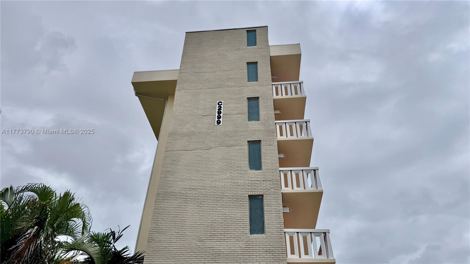 POINT EAST ONE CONDO-BLDG - Residential