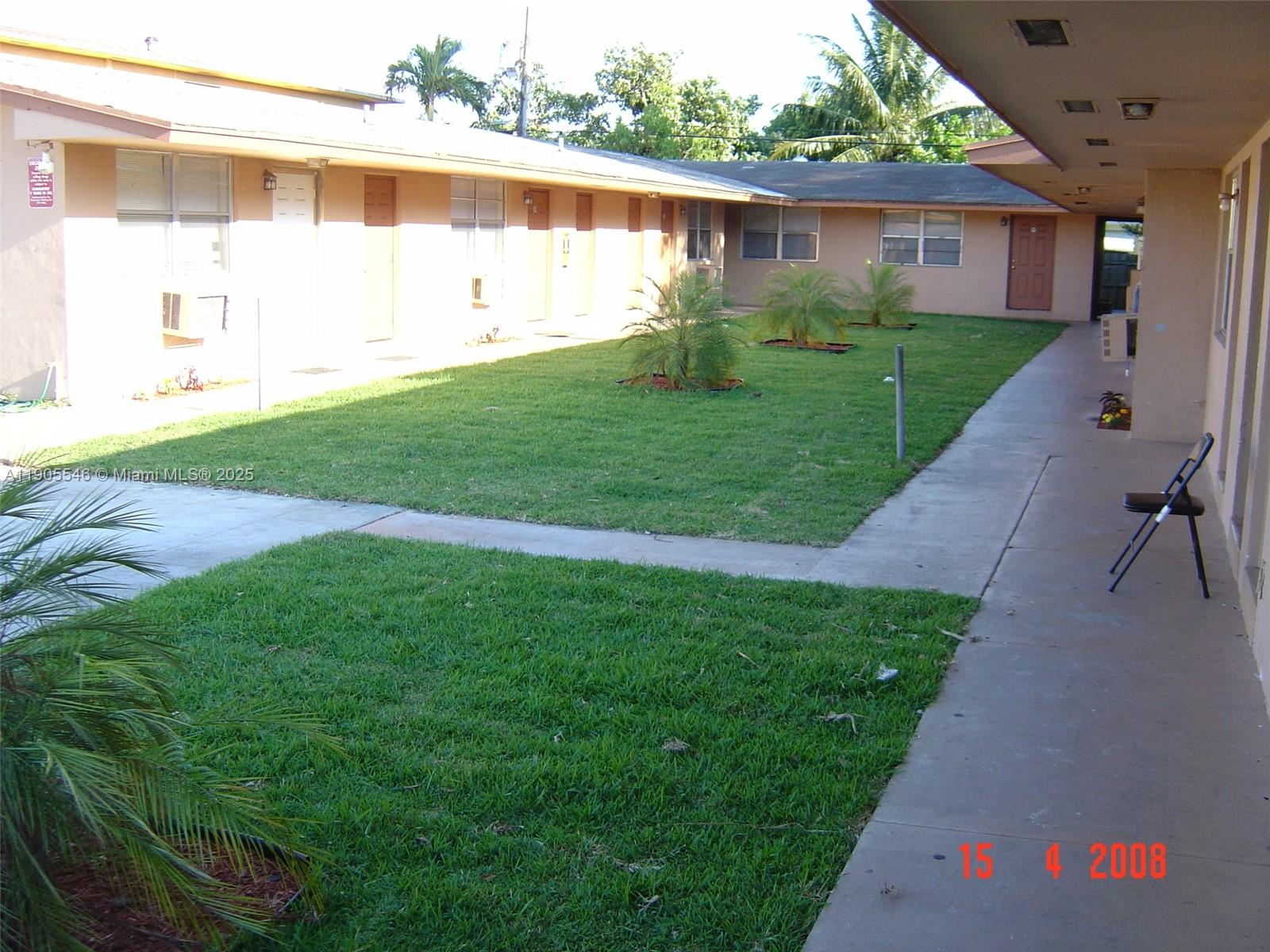 HOLLYWOOD LITTLE RANCHES - Residential Lease