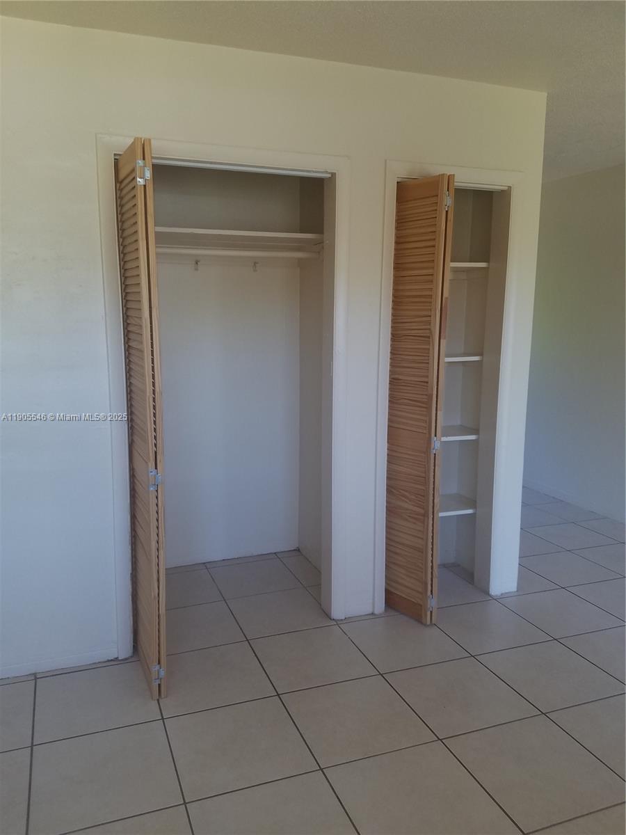 HOLLYWOOD LITTLE RANCHES - Residential Lease