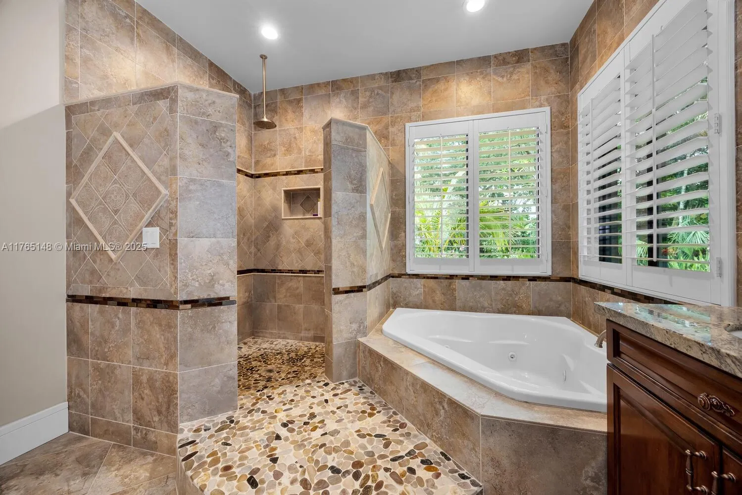 Miami, Florida 33176, United States, 4 Bedrooms Bedrooms, ,5 BathroomsBathrooms,Residential,Coming Soon,91689