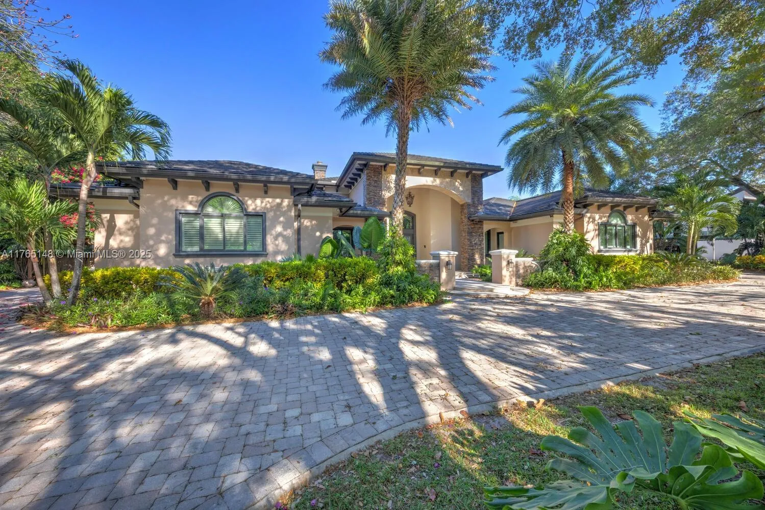 Miami, Florida 33176, United States, 4 Bedrooms Bedrooms, ,5 BathroomsBathrooms,Residential,Coming Soon,91689