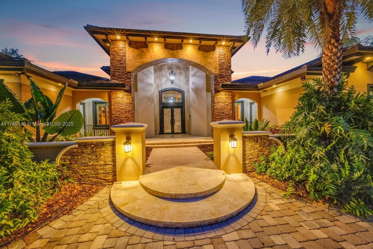 Miami, Florida 33176, United States, 4 Bedrooms Bedrooms, ,5 BathroomsBathrooms,Residential,Coming Soon,91689