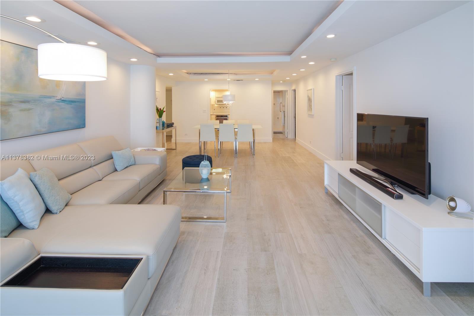 THE CARRIAGE CLUB NORTH C - Residential Lease