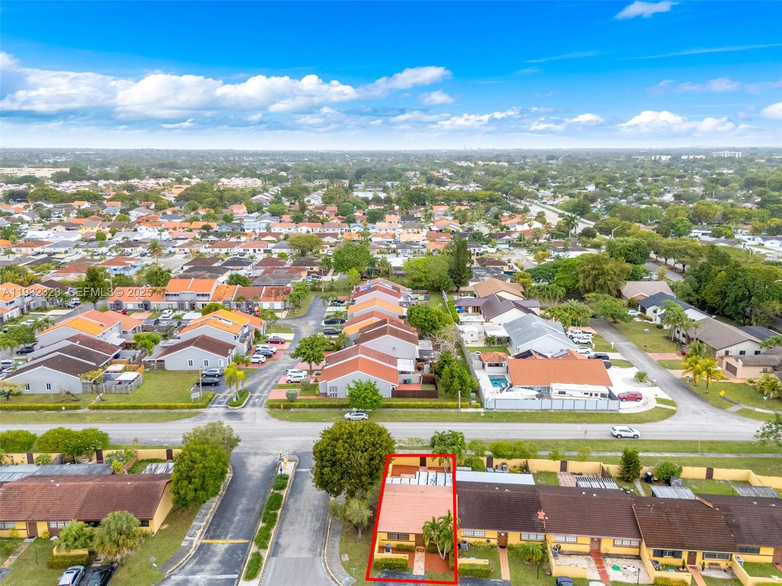 KENDALE LAKES WEST TOWNHO - Residential