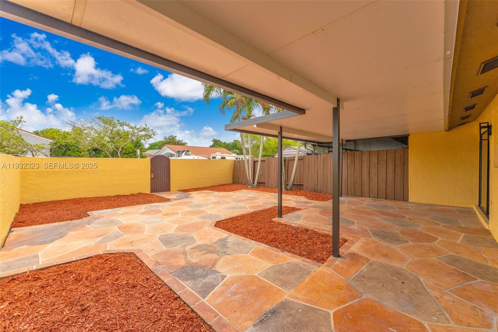 KENDALE LAKES WEST TOWNHO - Residential