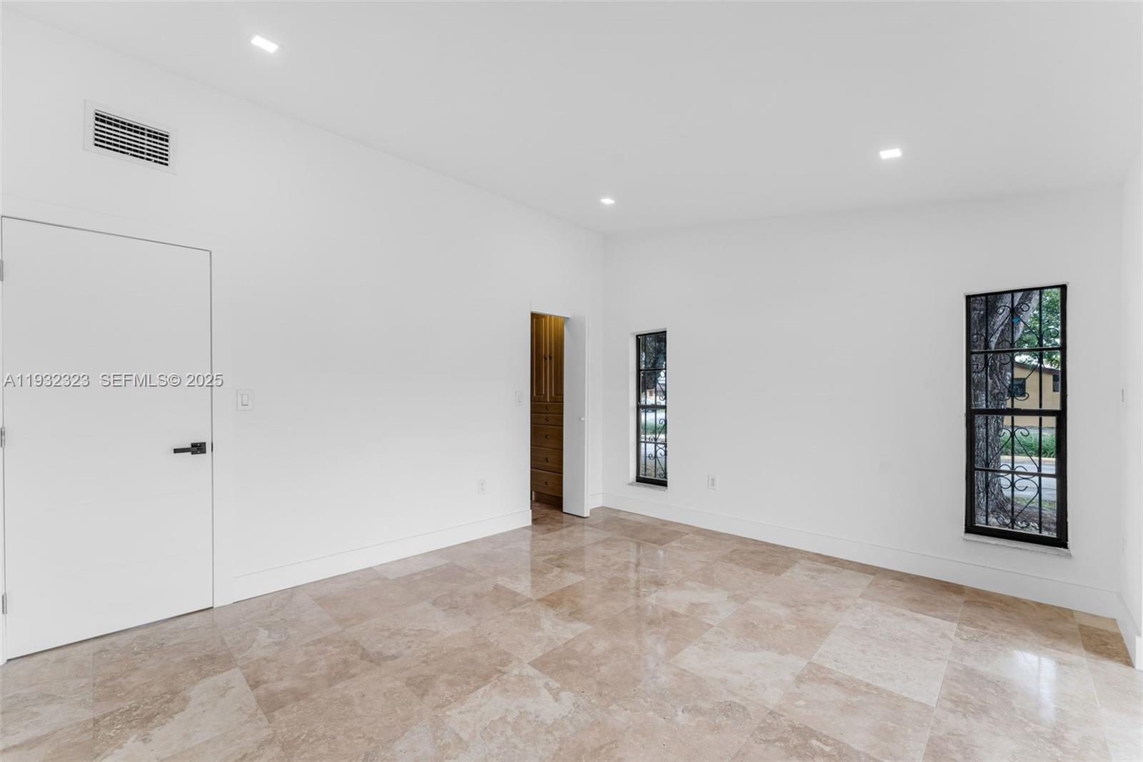 KENDALE LAKES WEST TOWNHO - Residential