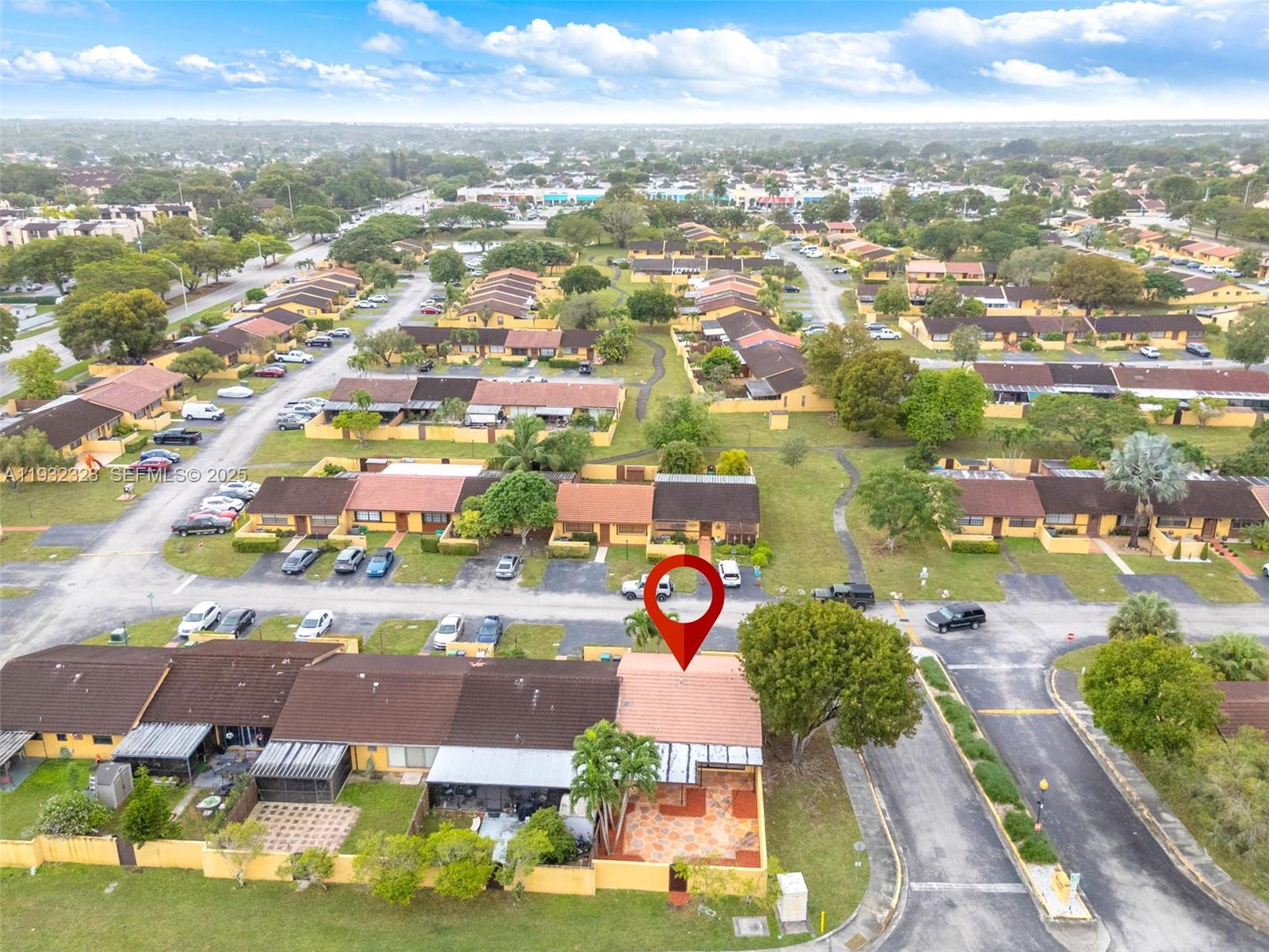 KENDALE LAKES WEST TOWNHO - Residential