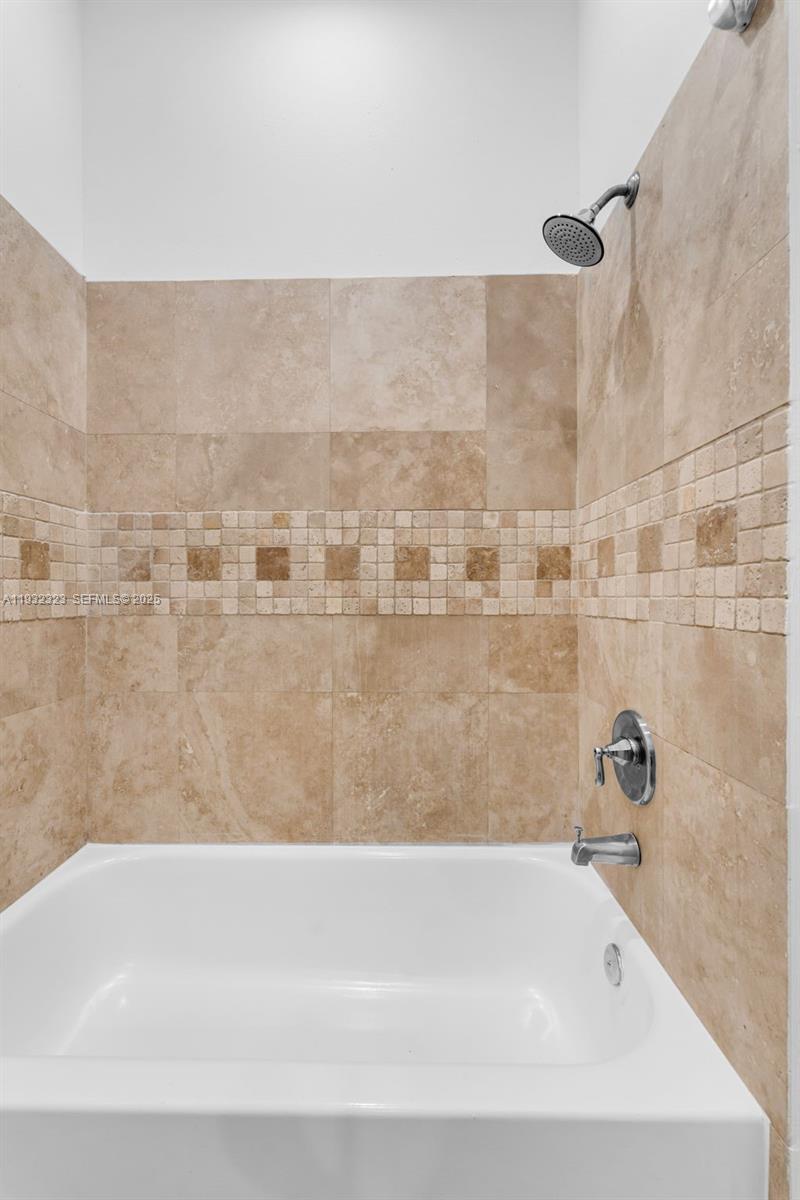 KENDALE LAKES WEST TOWNHO - Residential