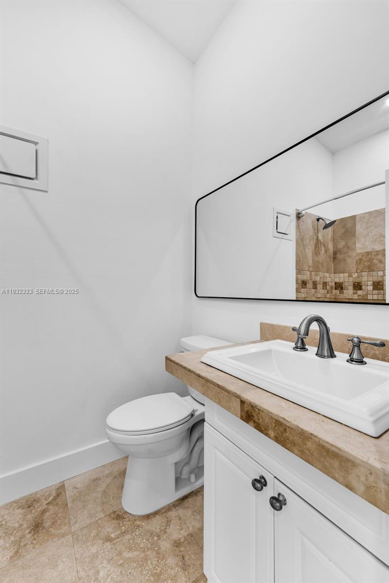 KENDALE LAKES WEST TOWNHO - Residential