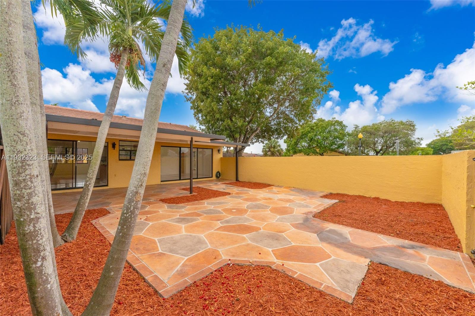 KENDALE LAKES WEST TOWNHO - Residential