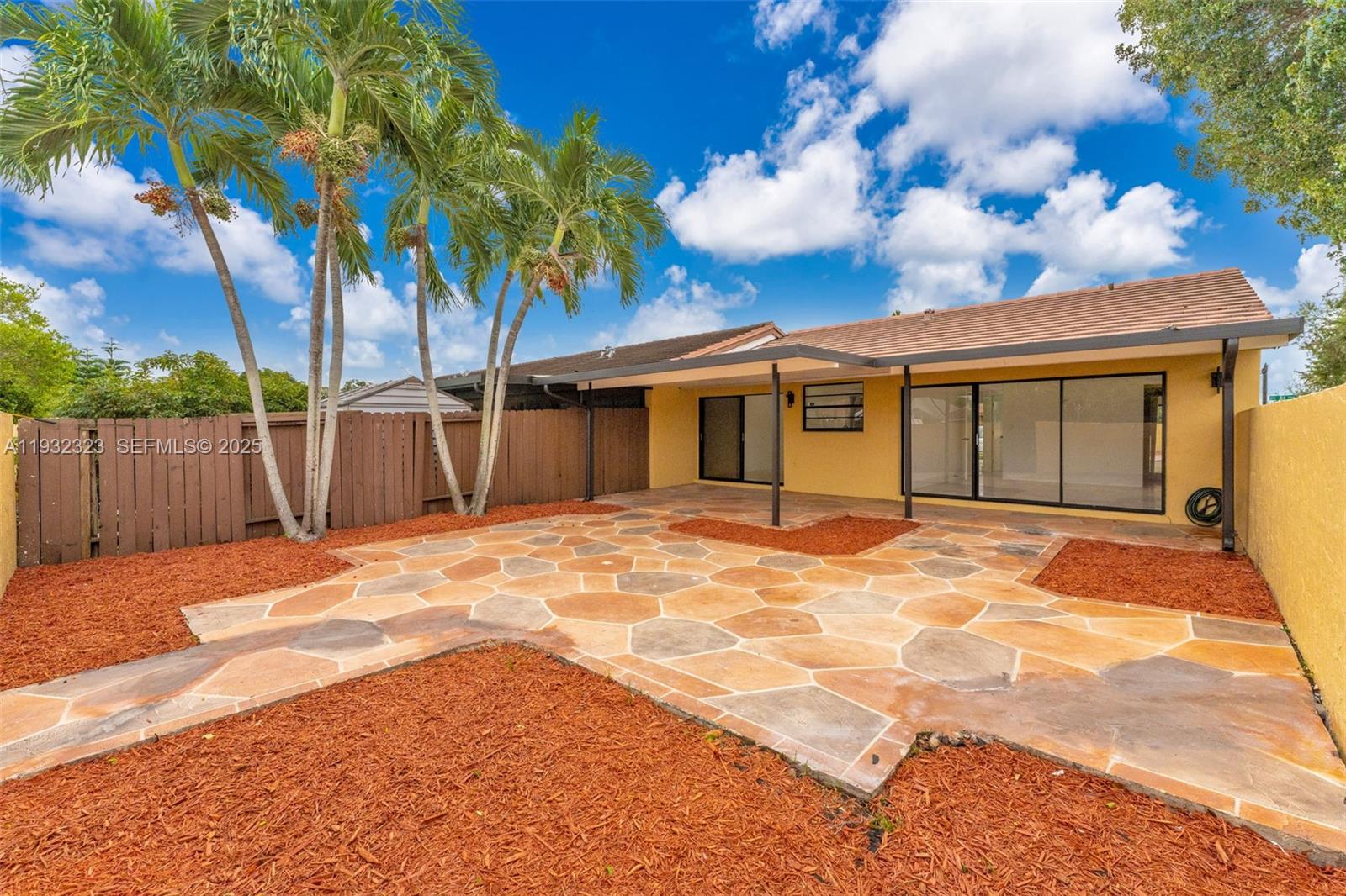 KENDALE LAKES WEST TOWNHO - Residential