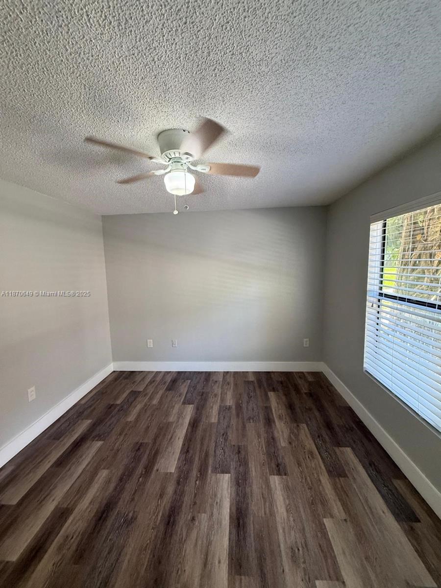 VISTA LAGO AT THE HAMMOCK - Residential Lease