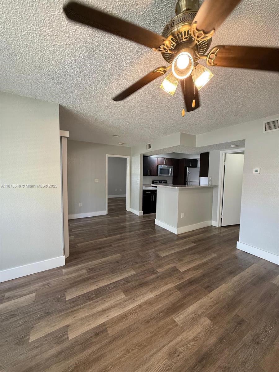 VISTA LAGO AT THE HAMMOCK - Residential Lease