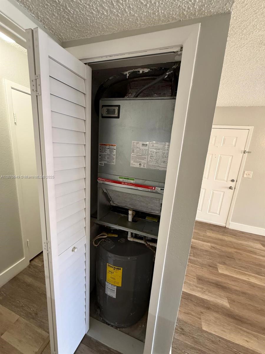 VISTA LAGO AT THE HAMMOCK - Residential Lease