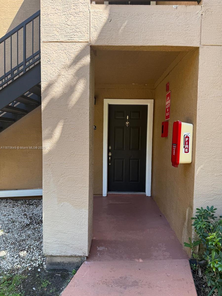 VISTA LAGO AT THE HAMMOCK - Residential Lease