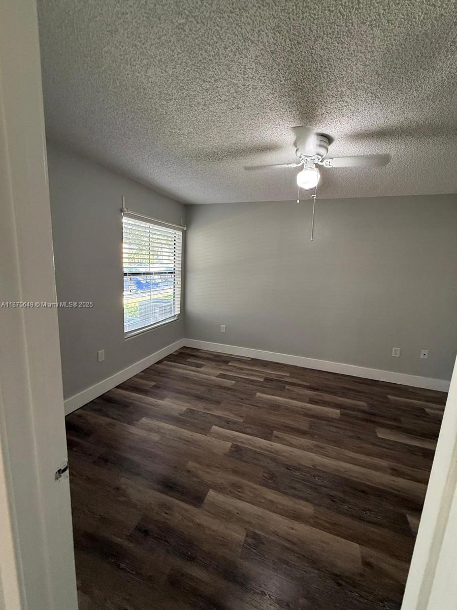 VISTA LAGO AT THE HAMMOCK - Residential Lease