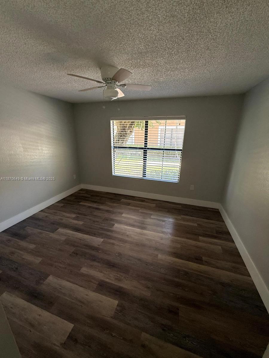 VISTA LAGO AT THE HAMMOCK - Residential Lease