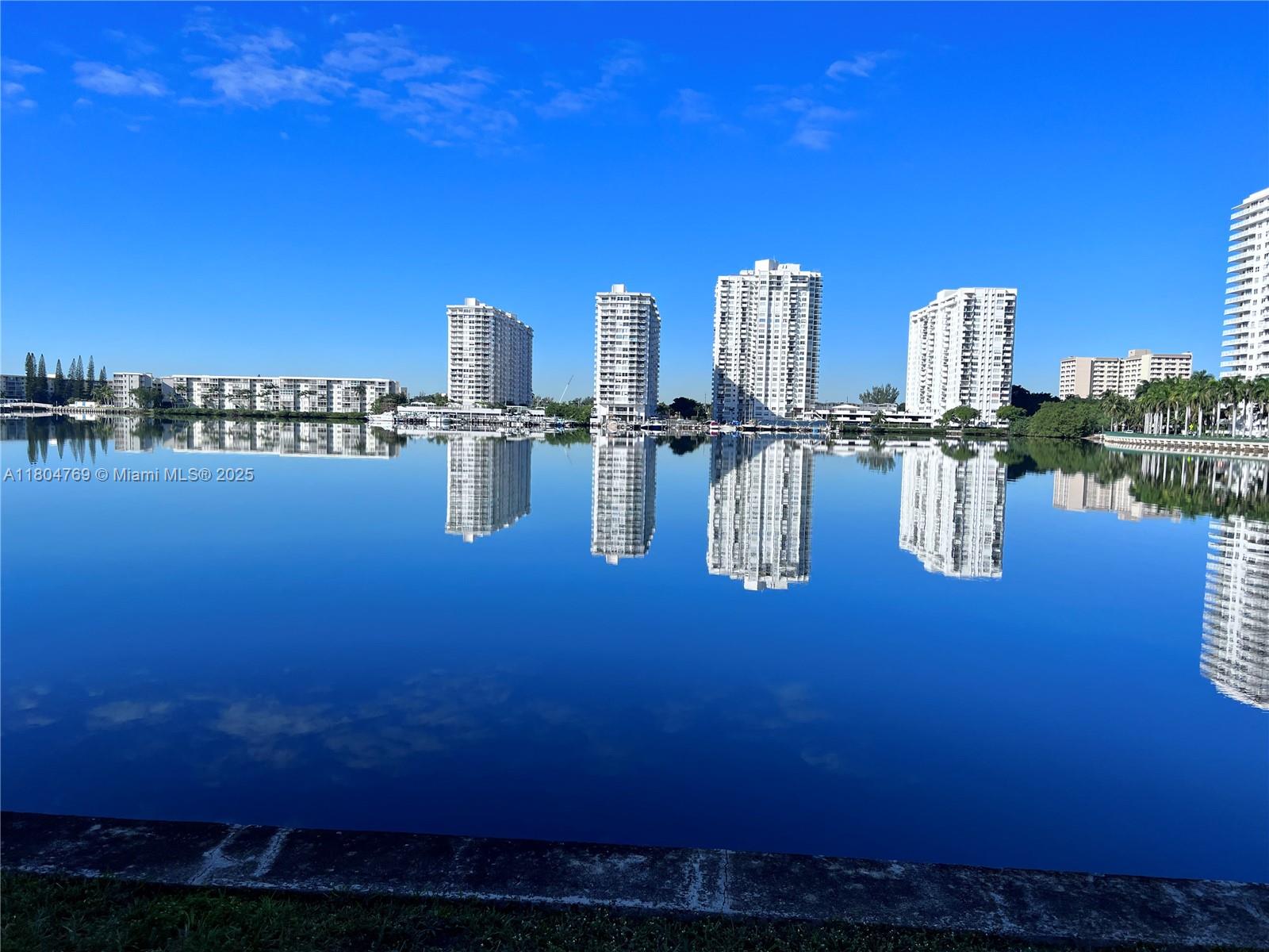 THE CLIPPER AT BISC COVE - Residential