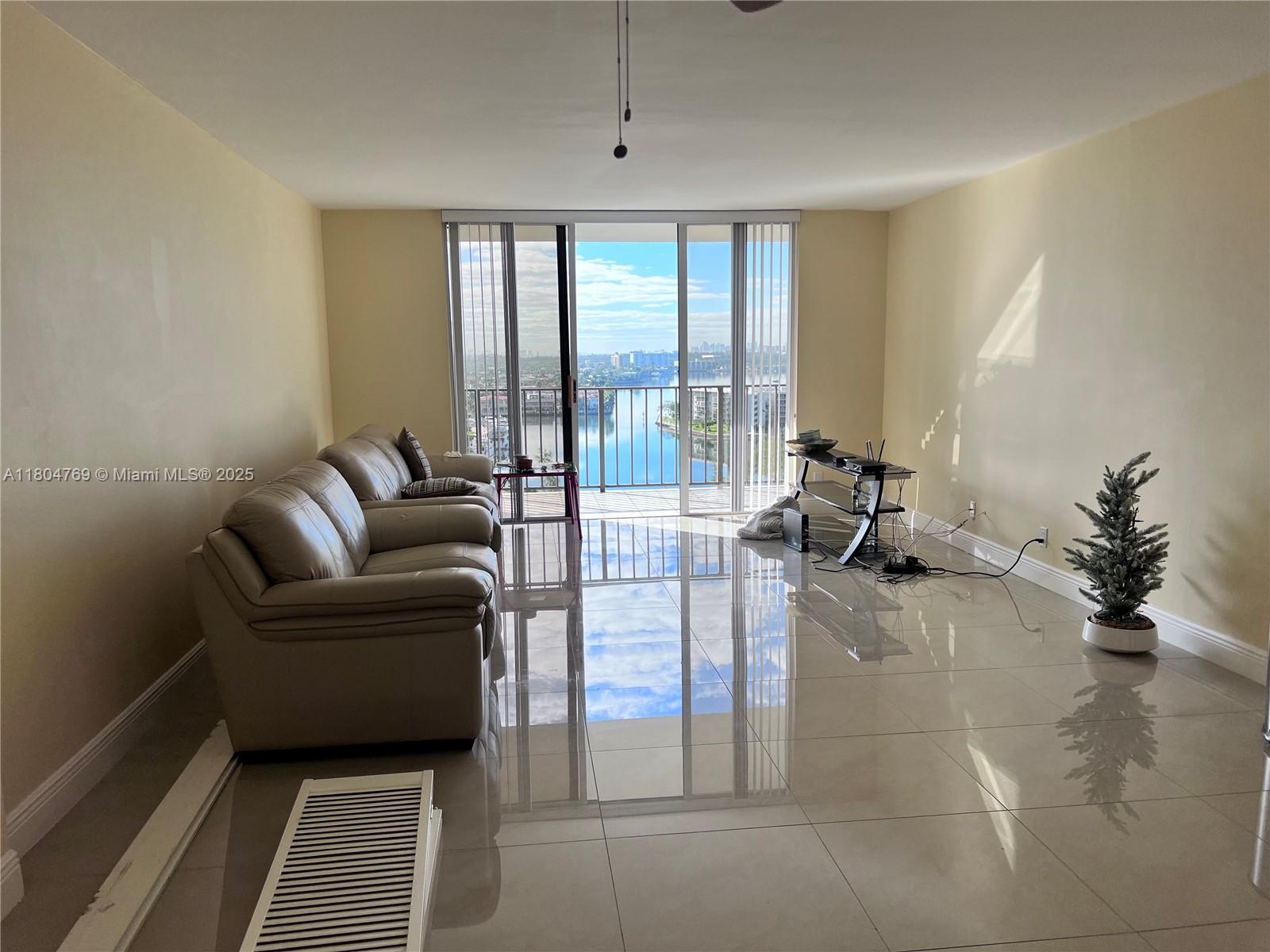 THE CLIPPER AT BISC COVE - Residential