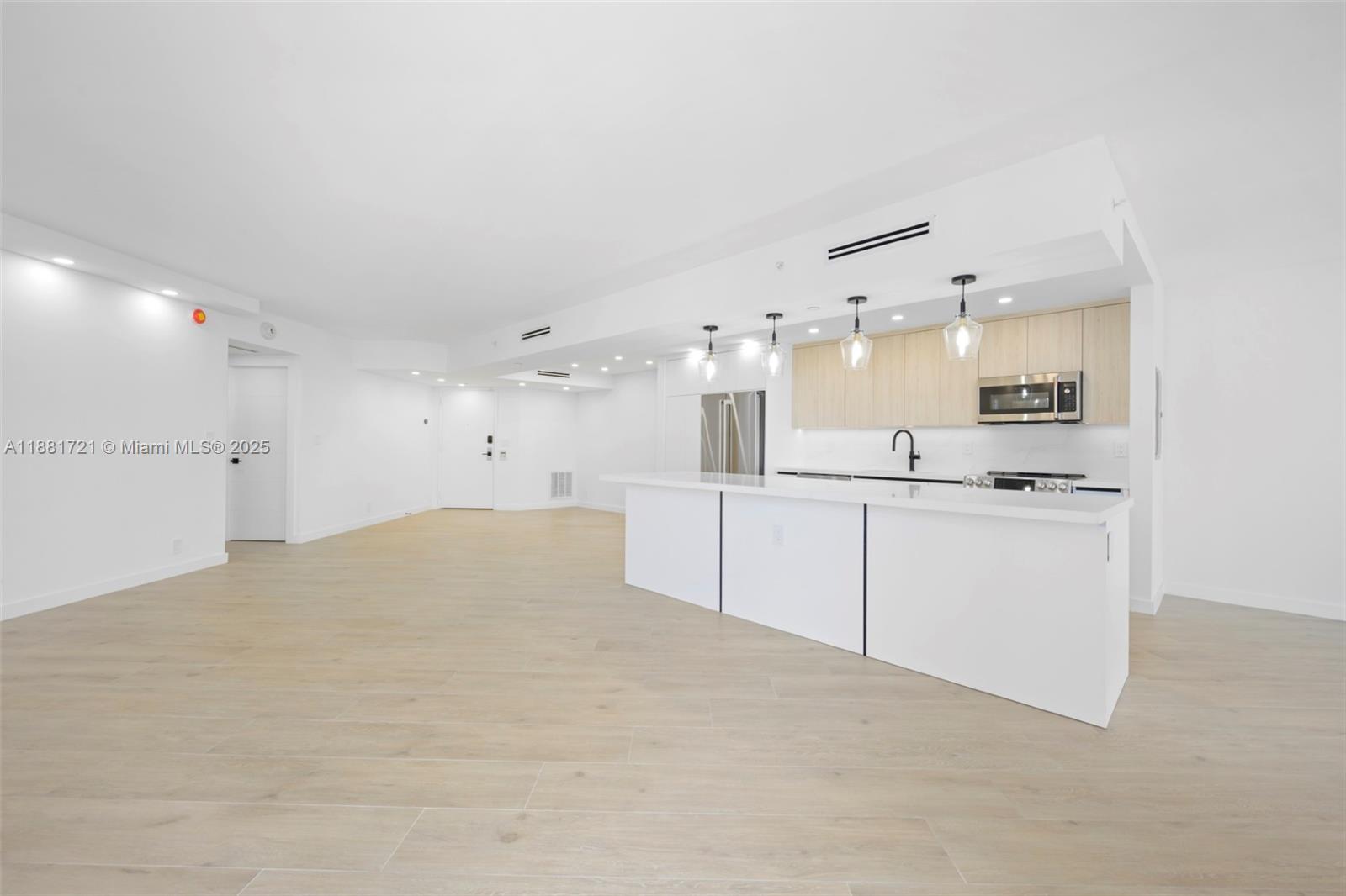 TURNBERRY ISLE CONDO - Residential Lease