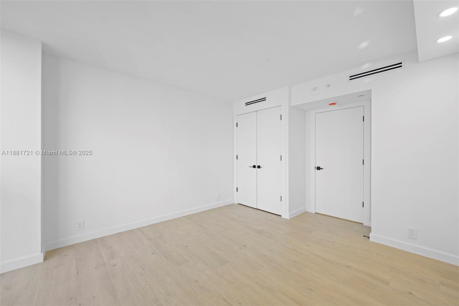 TURNBERRY ISLE CONDO - Residential Lease