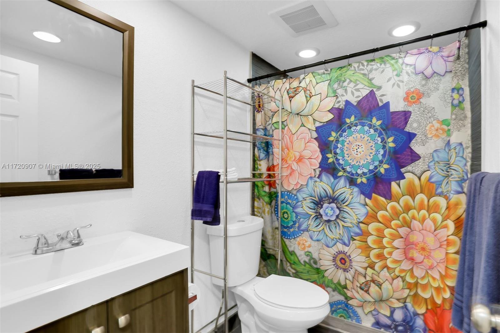 THE MERIDIAN CONDO - Residential