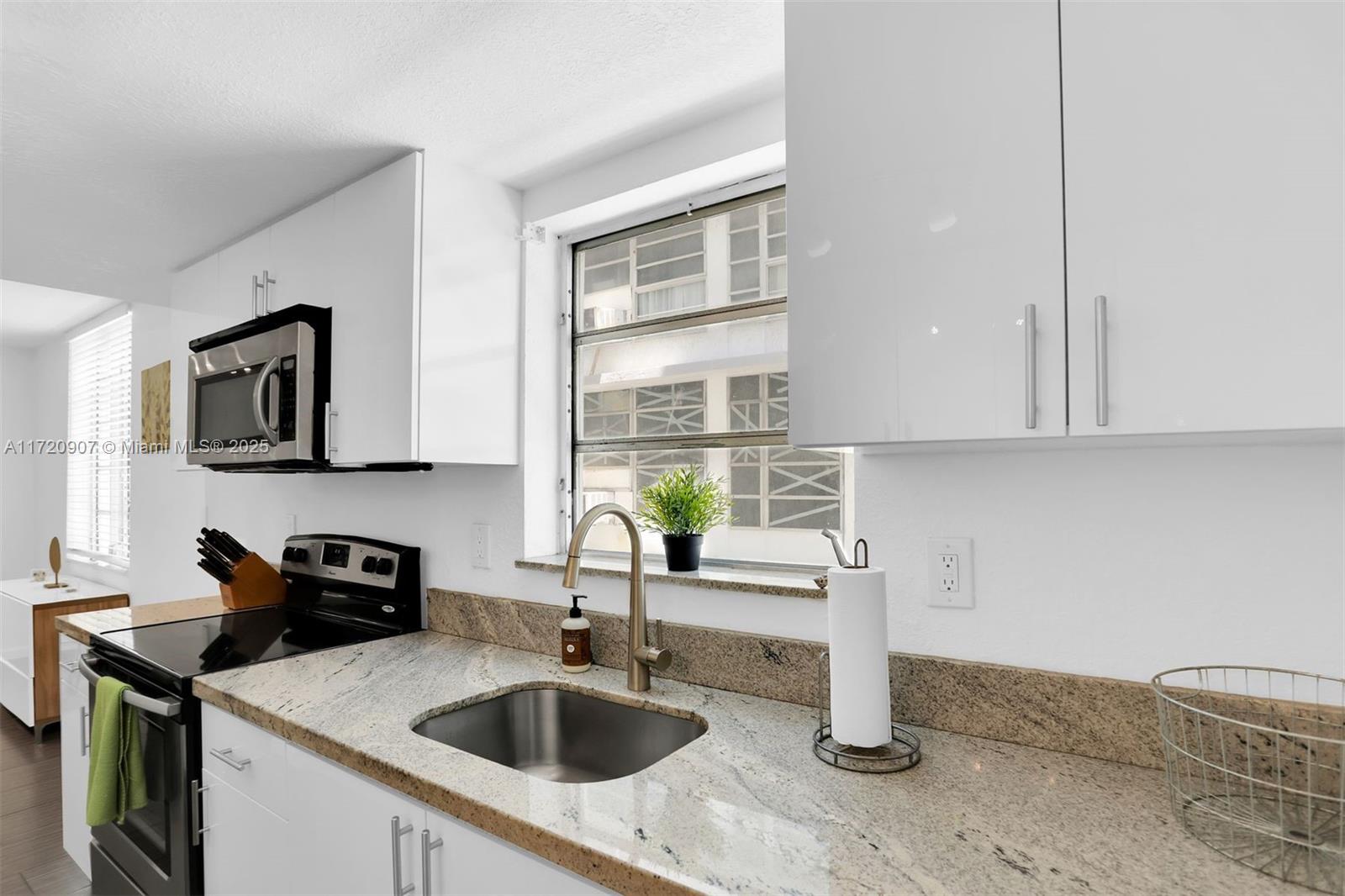 THE MERIDIAN CONDO - Residential