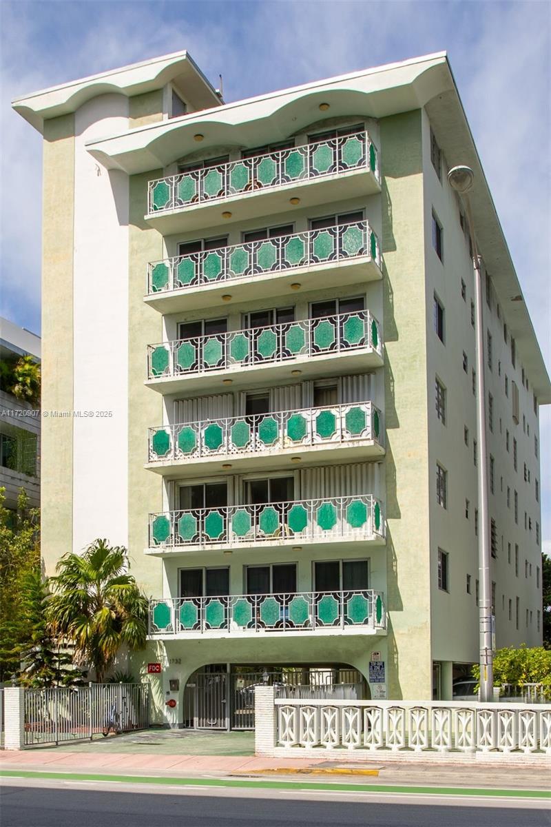 THE MERIDIAN CONDO - Residential